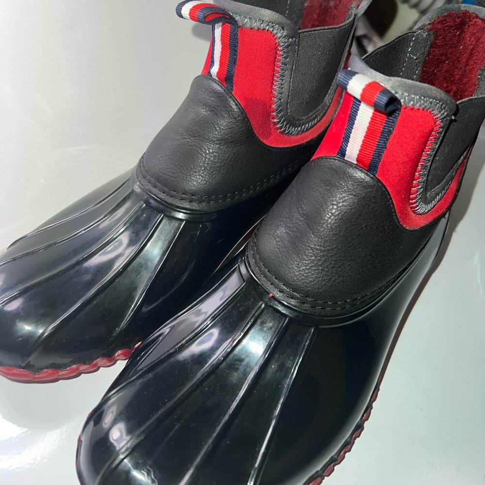 Tommy Hilfiger rain booties